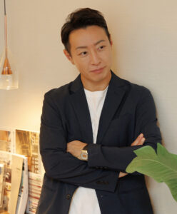 梅村 知由