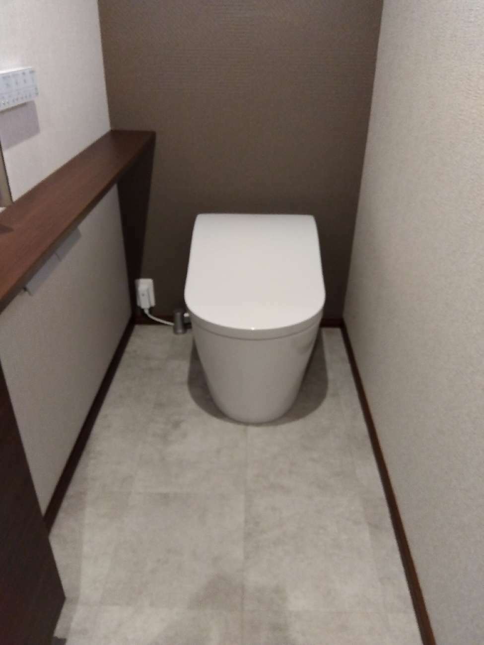 落ち着きと機能性を兼ね備えた上質モダントイレ