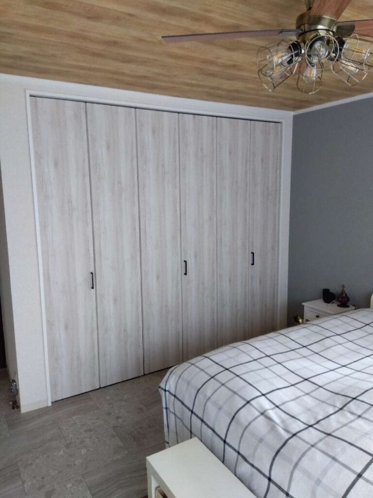 ラシッサDのクローゼットドアで洗練されたお部屋に